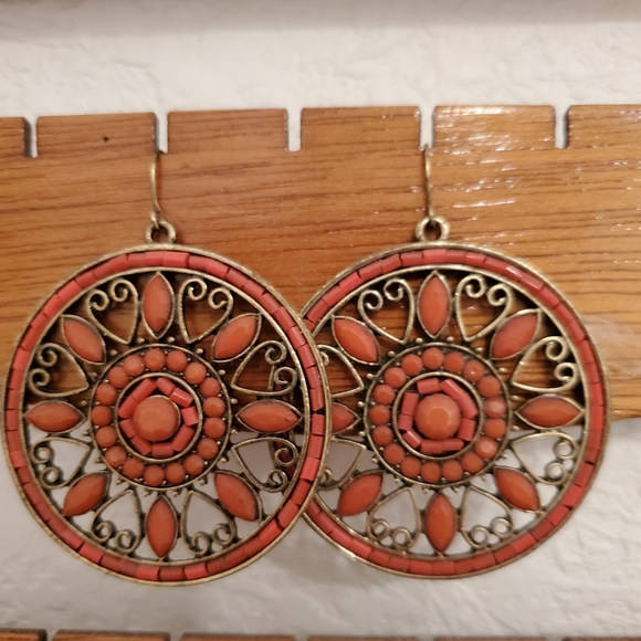 Jewelry - VINTAGE HANGING EARRINGS
